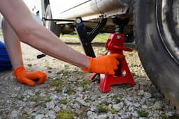 Tow with Confidence – The Right Tools for a Safer Journey!
